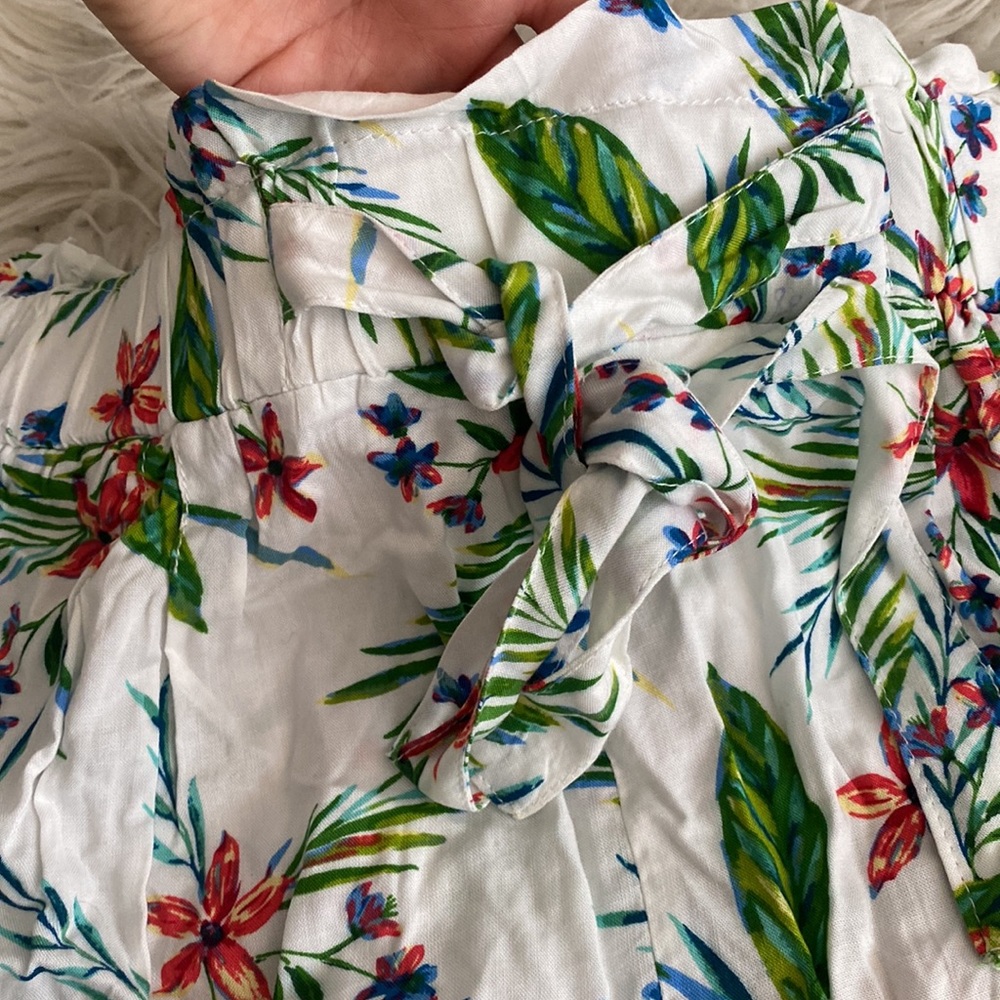 Flower pattern shorts - Picture 2 of 3